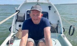 Чоловіка, який перепливав Атлантичний океан заради благодійності, виявили мертвим у човні