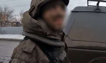 «Мне до Красногоровки надо»: поранений окупант заблукав під Авдієвкою (відео)