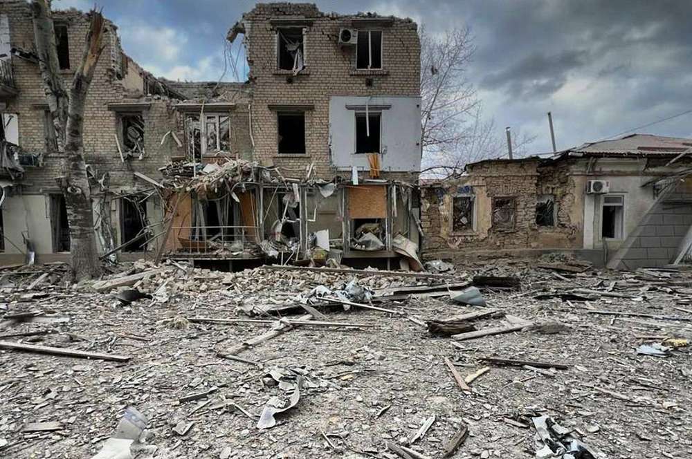 Армія РФ розбомбила центр Херсона 2 лютого і обстріляла область: є поранені, багато руйнувань