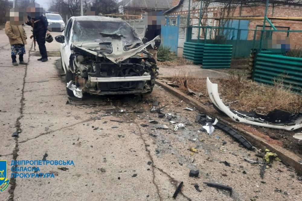 Росіяни вдарили по Нікопольщині дроном: двоє поранених у Марганці