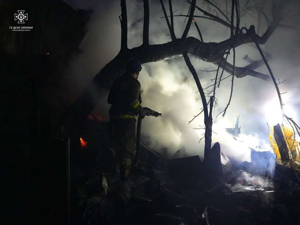 Повітряна атака в ніч на 8 лютого: виникли пожежі, багато руйнувань – все, що відомо (фото, відео)
