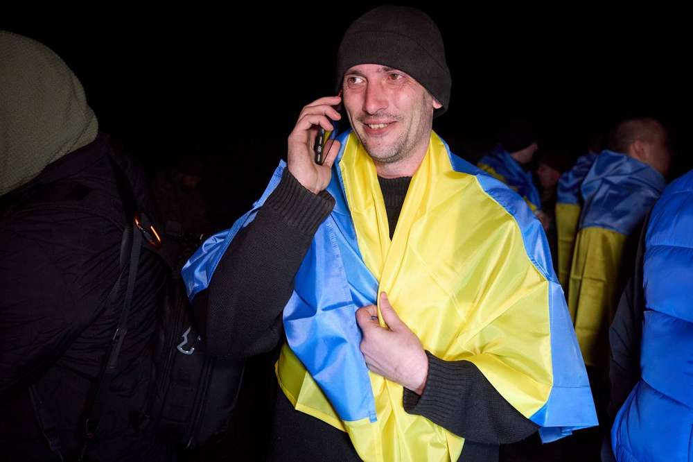 Ще 100 українців повернулися з російського полону 8 лютого (фото)