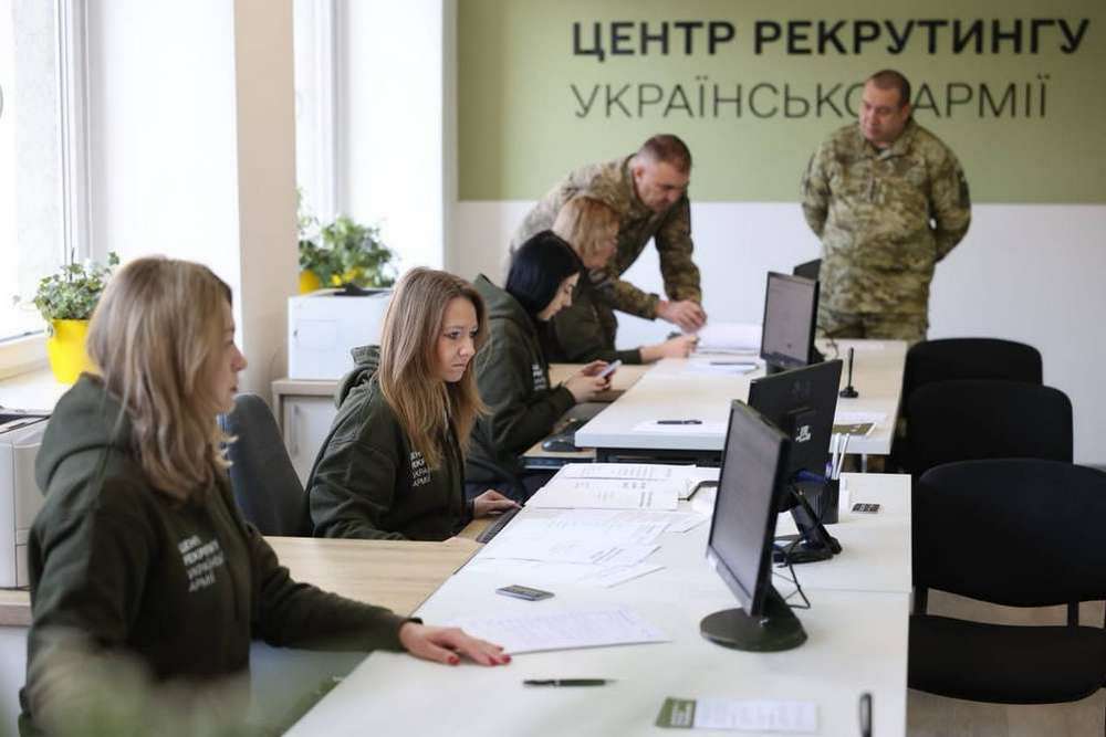 Для чого у Львові відкрили перший в Україні центр рекрутингу до армії