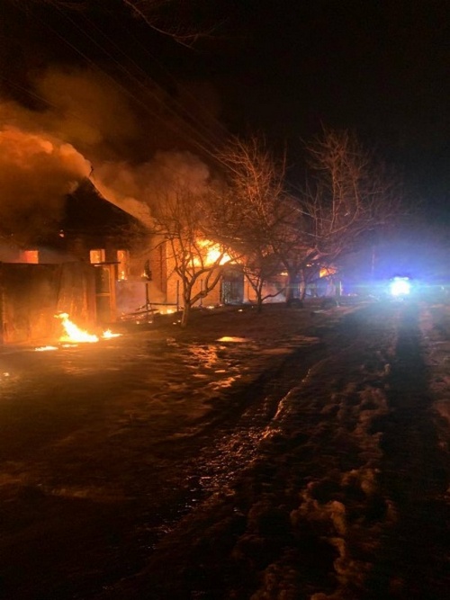Нічна атака по Харкову – виникла пожежа, серед загиблих – діти (фото)
