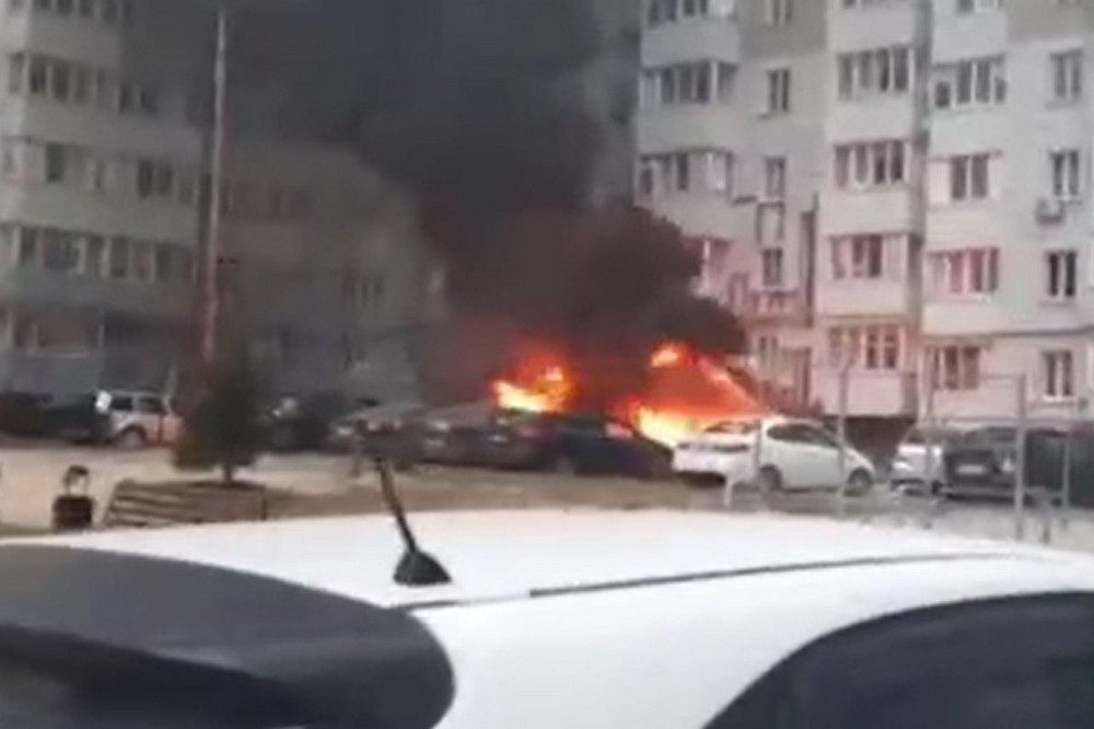 Місцевим не подобається: у Бєлгороді сьогодні знову вибухи і пожежі (відео)