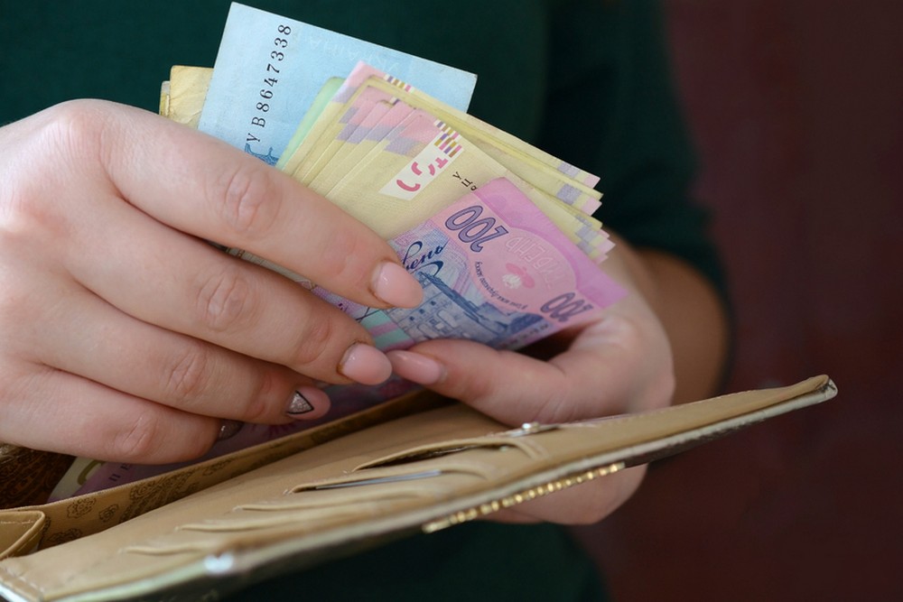Як отримати 10800 грн: триває реєстрація на грошову допомогу на Львівщині