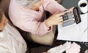 Підвищення пенсій з 1 квітня у двох категорій українців зростуть виплати