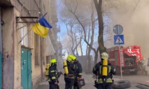 У центрі Одесі спалахнула потужна пожежа (фото, відео)