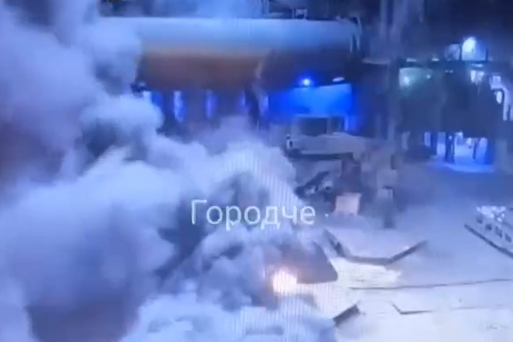 Дрон атакував металургійний завод в Череповці – відео моменту