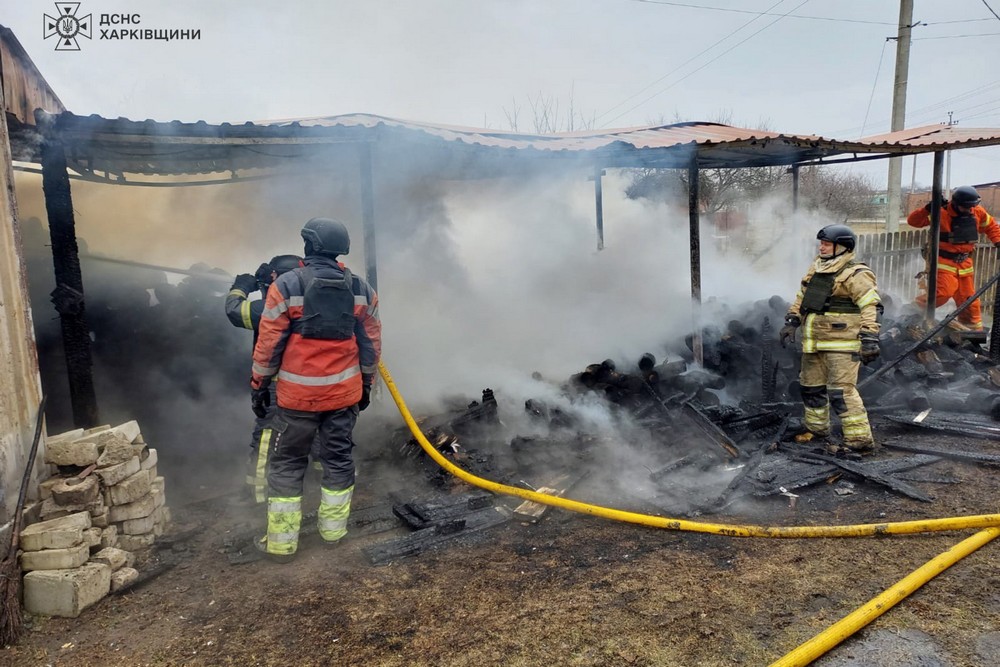 Росіяни вдарили по православному храму на Харківщині: сталася пожежа