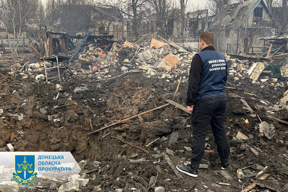 Росіяни вгатили ракетами по Селідовому: на Донеччині є загиблий і поранені, багато руйнувань