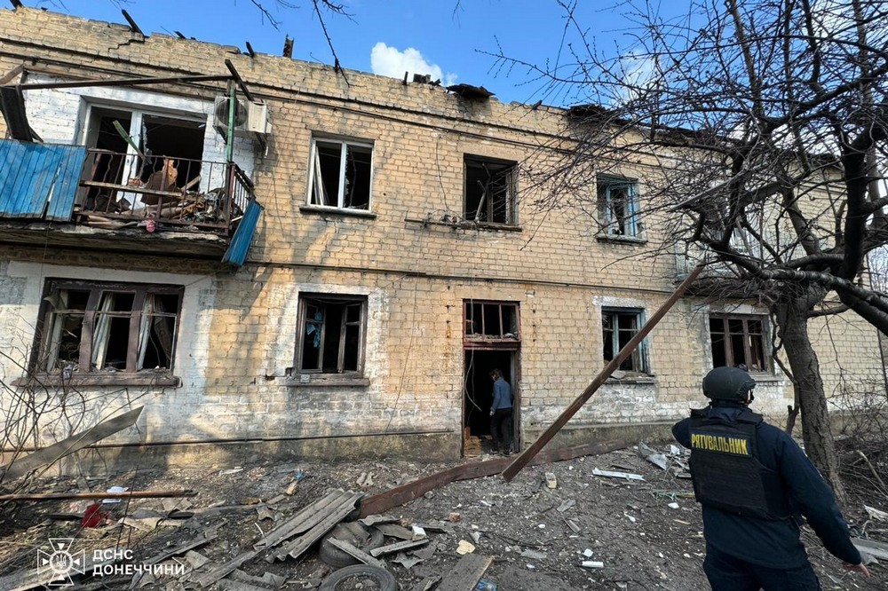 Окупанти вдарили по Українську: понівечено 29 багатоповерхівок, є поранені, виникли пожежі