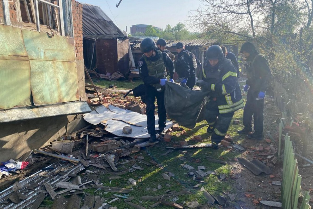 Окупанти вдарили по Вовчанську 27 квітня– під завалами знайшли тіло загиблого
