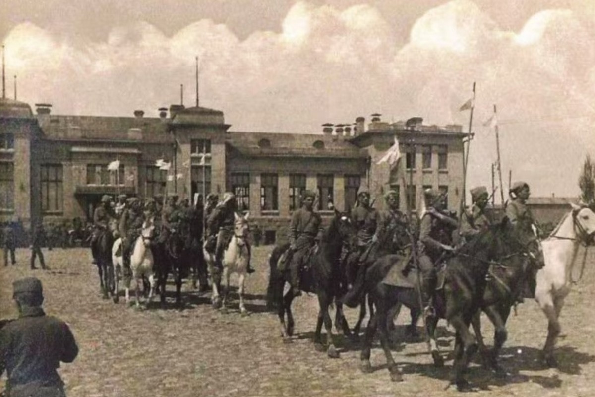 Вступ 1-го Запорізького пішого полку імені Гетьмана Дорошенка до Бахмута, квітень 1918 року
