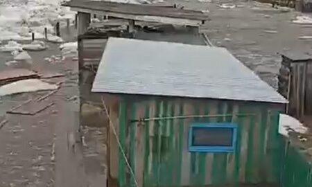 «Чо людей-то не спасают ё ма ё?»: на Росії потоп дістався Західного Сибіру - затопило ще три області (відео)