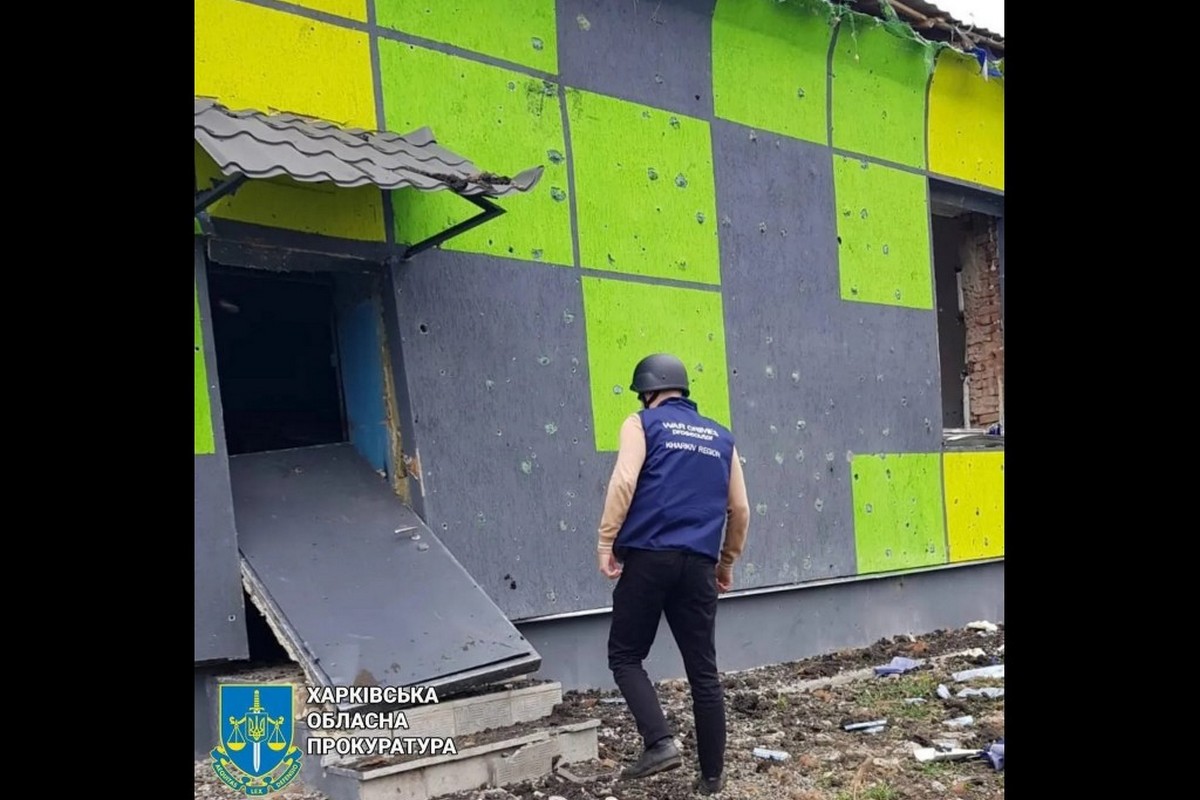 РФ вдарила ракетою по Харківщині - пошкоджено магазин, є поранений (фото)