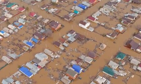 Потоп у Росії: прорвало ще одну греблю, річки виходять з берегів одна за одною (відео)