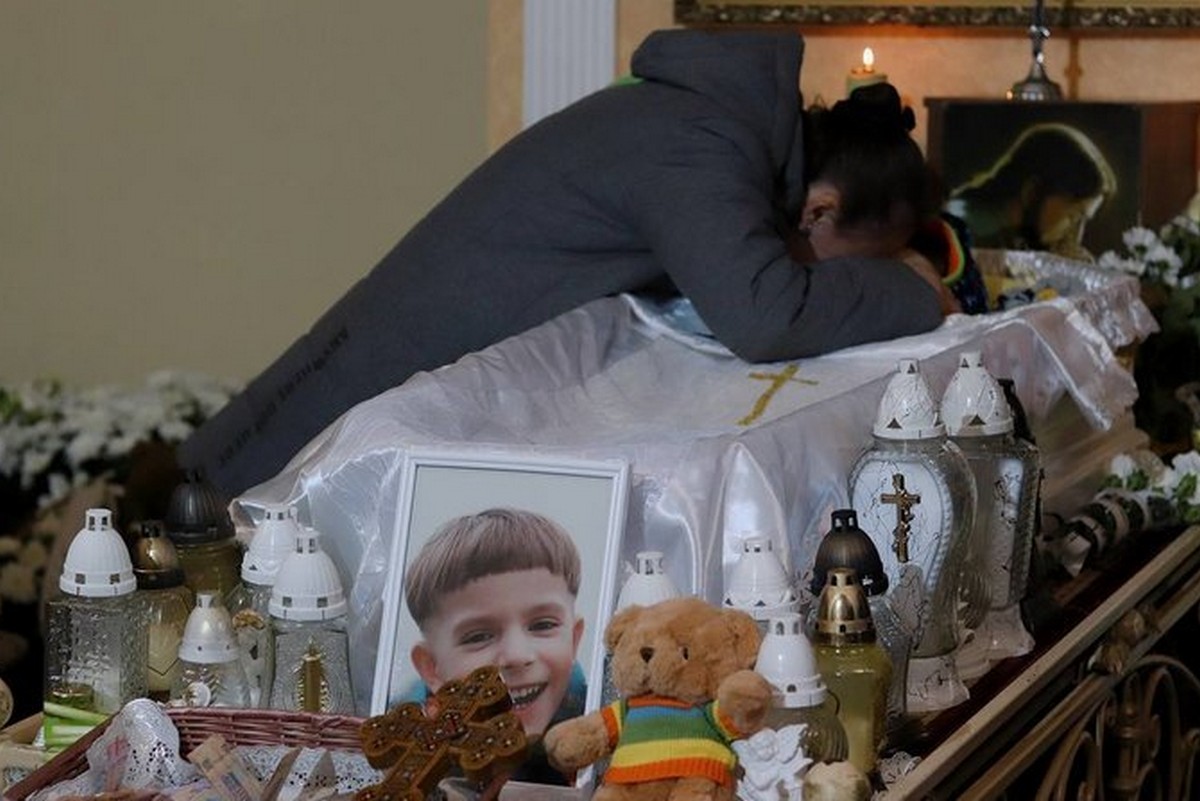Смерть 5-річного хлопчика у Львові після видалення зубів: клініка не мала права лікувати дітей