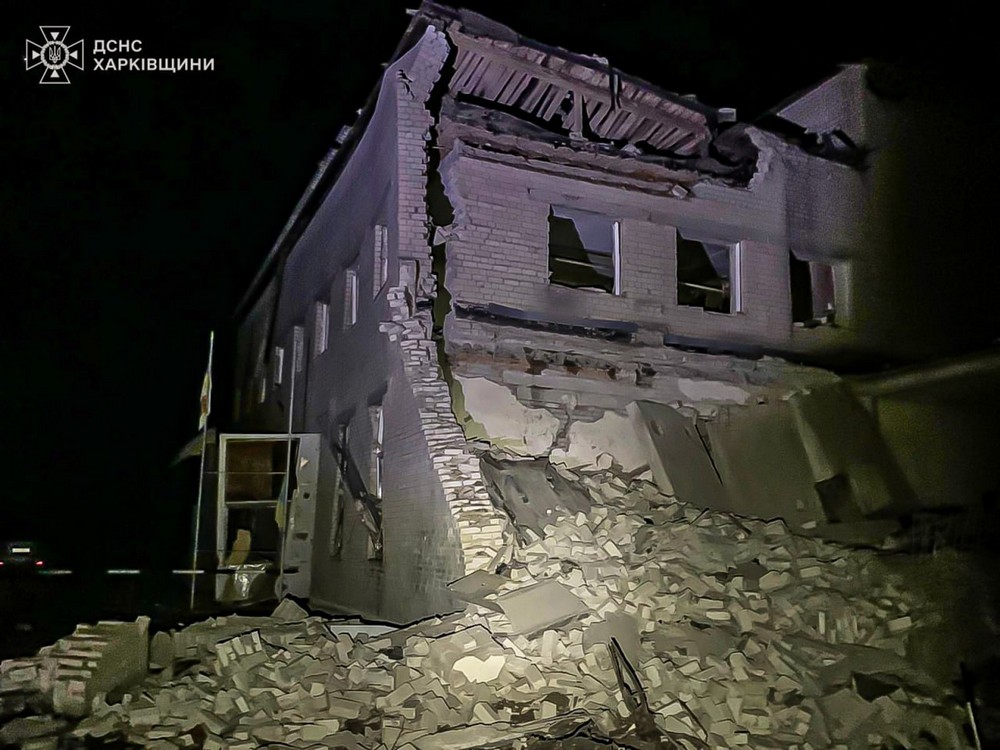 Ворог вдарив по пожежній частині на Харківщині (фото)