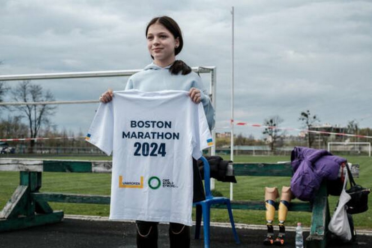 12-річна українка, якій відірвало обидві ноги, пробігла 5 км Бостонського марафону (відео)