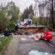 Автобус провалився під землю на Київщині: є жертви і постраждалі (фото)