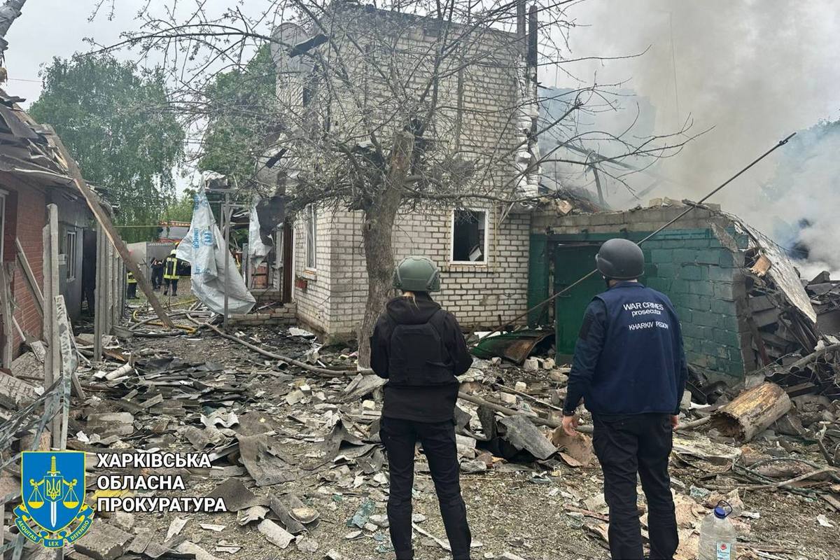 Росіяни скинули бомби на центр Дергачів: серед постраждалих троє дітей	