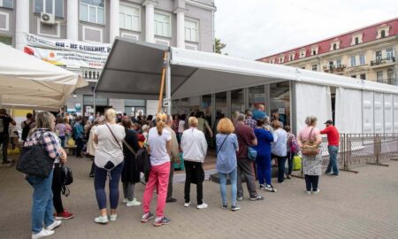 Допомога для ВПО в Одесі: можна отримати медичне обладнання і дитячі візочки