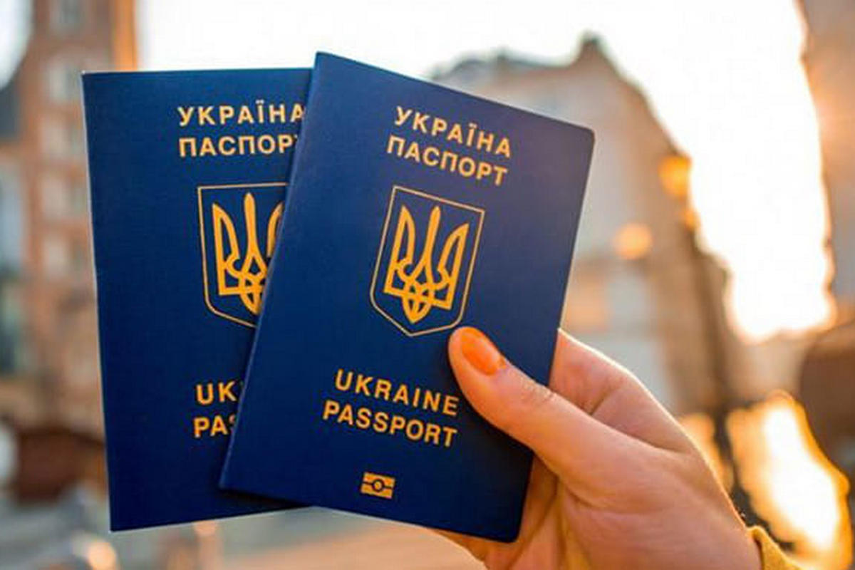 Розпочато безкоштовне оформлення паспортів для дітей за кордоном - кого стосується	