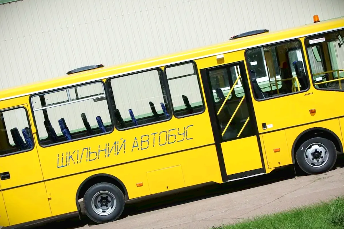 На Одещині 57-річний водій шкільного автобусу ґвалтував та розбещував дітей