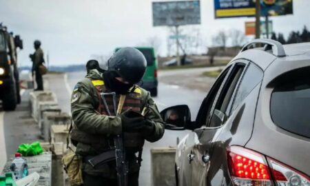 Нацгвардії дозволять застосовувати засоби примусової зупинки автомобіля, електрошокери та кайданки