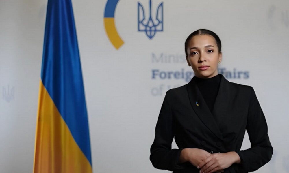 Вперше в історії: МЗС України призначило цифрову особу – аватар Вікторія ШІ вже зробила першу заяву (відео)
