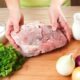 Як розморозити м'ясо за 10 хвилин – простий лайфхак