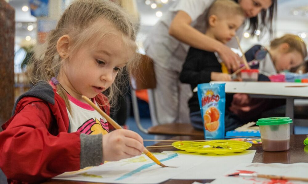 В Україні працюють 15 центрів «Голоси дітей»: яку допомогу надають і куди звертатися