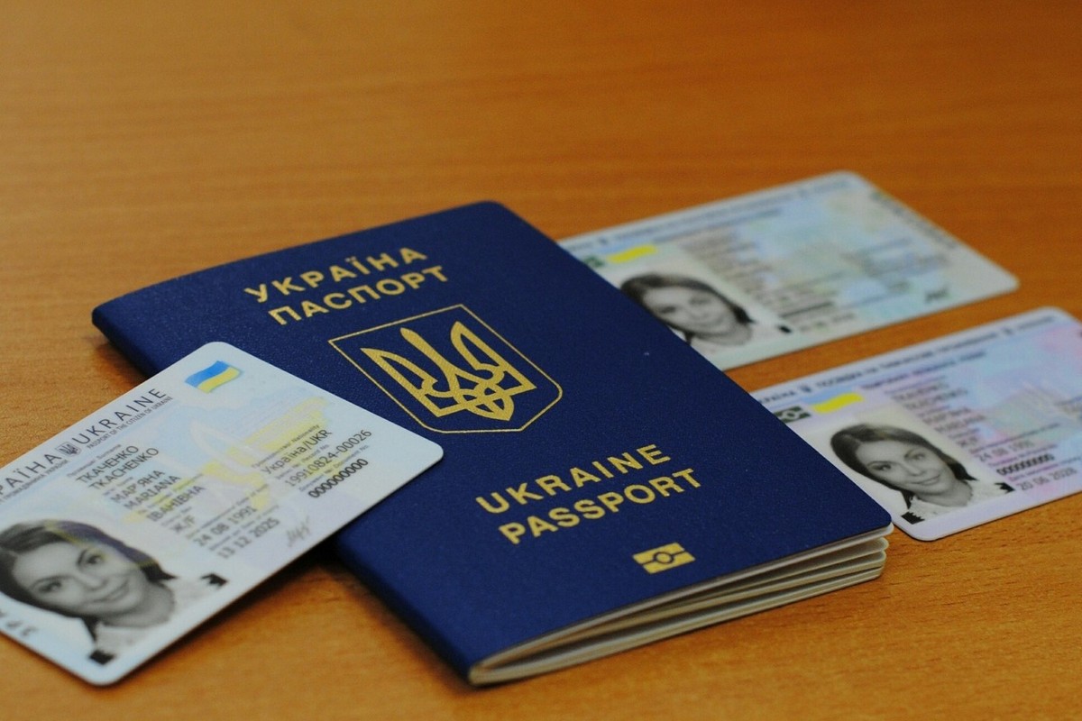 Розпочато безкоштовне оформлення паспортів для дітей за кордоном - кого стосується
