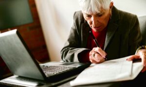 Ідентифікація пенсіонерів: хто має її пройти і навіщо - відповіді на 5 головних питань