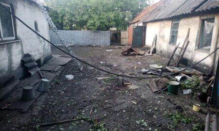 Серед загиблих 12-річна дитина: окупанти обстріляли село на Донеччині