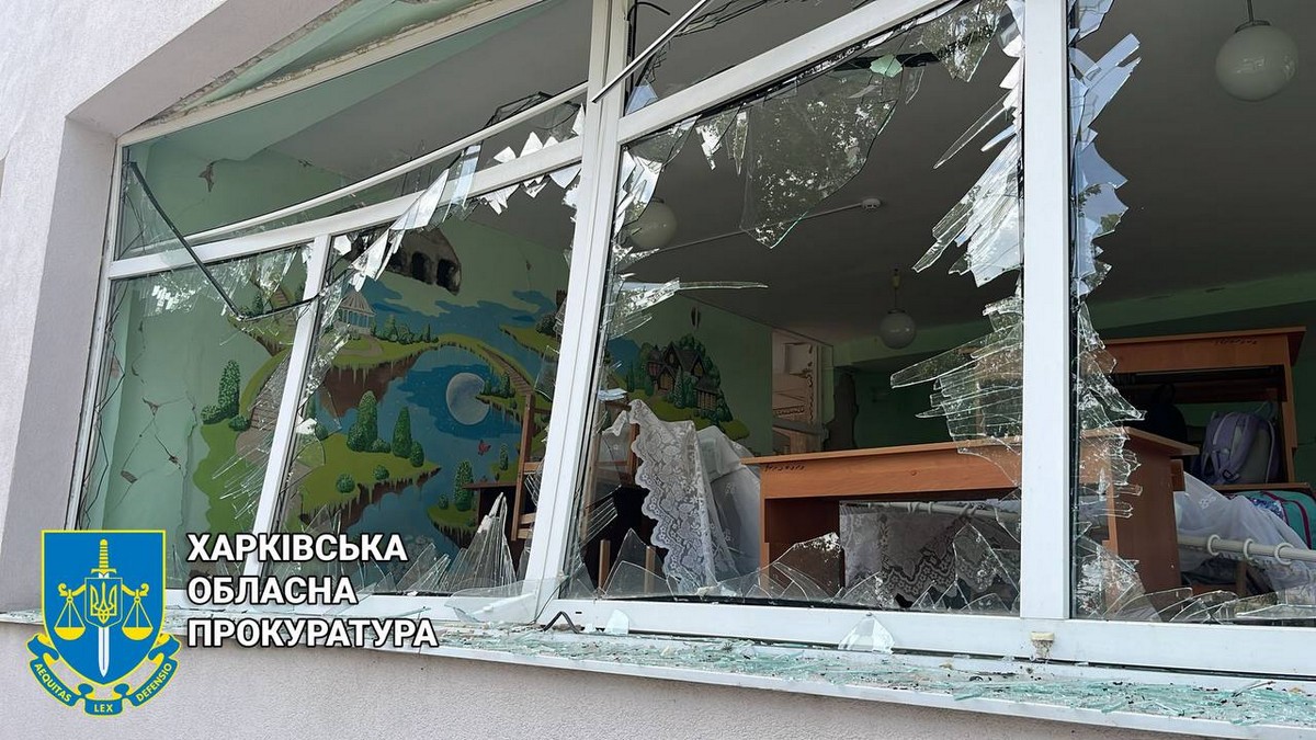 Окупанти вдарили ракетами по центру Чугуєва: зруйновано дитсадок, багато поранених
