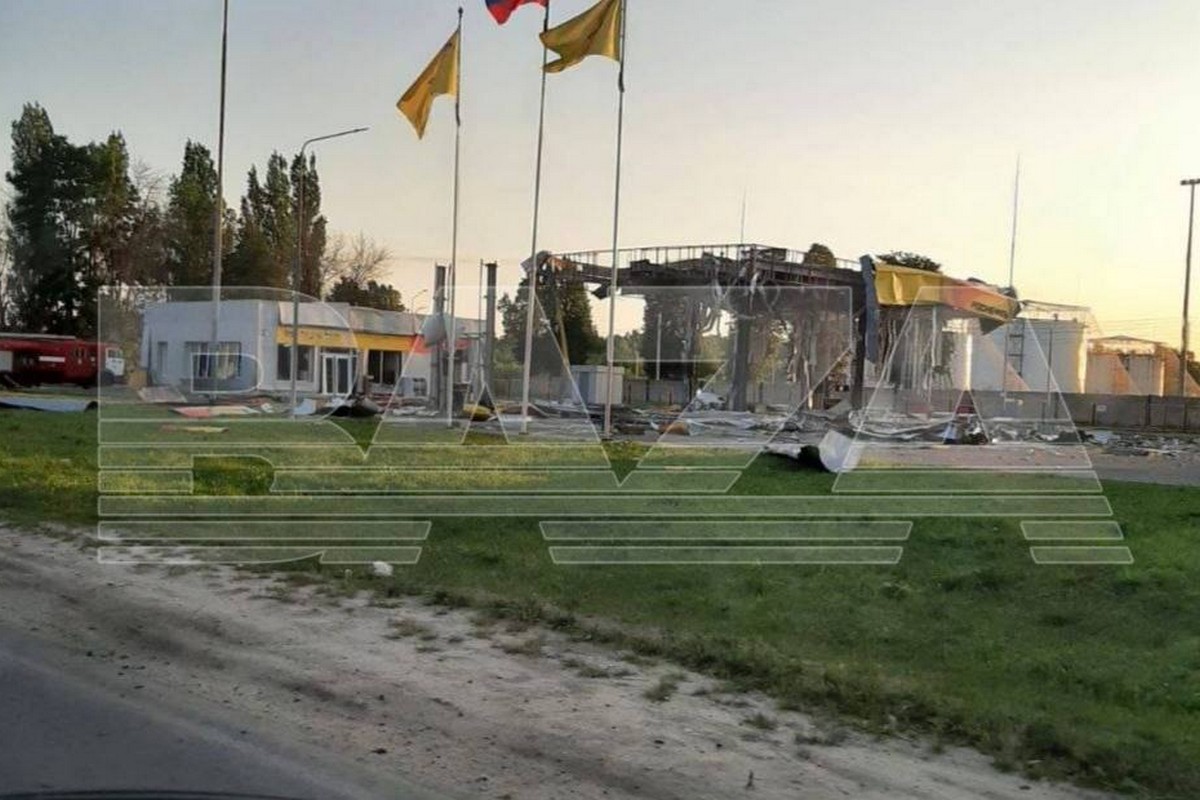 Дрони атакували паливно-заправні станції в Орловській області РФ (фото)
