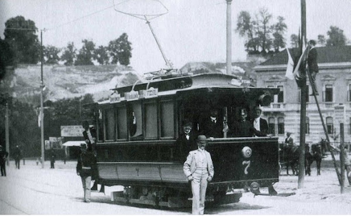 Перший електричний трамвай у Львові