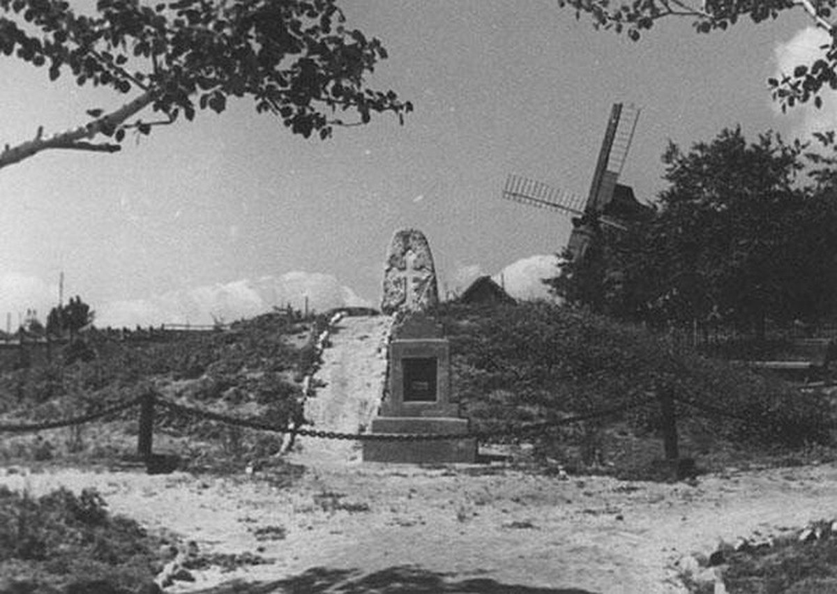 Перша могила кошового отамана Івана Сірка в с. Капулівка. Фото 1953 р.