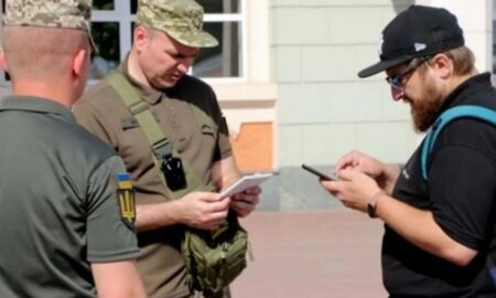 Чи можуть затримувати та доставляти в ТЦК чоловіків з оновленими даними – що треба знати