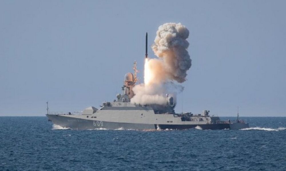 Росія вивела ракетоносії і «Калібр» у Чорне море – яка ситуація на ранок 15 червня
