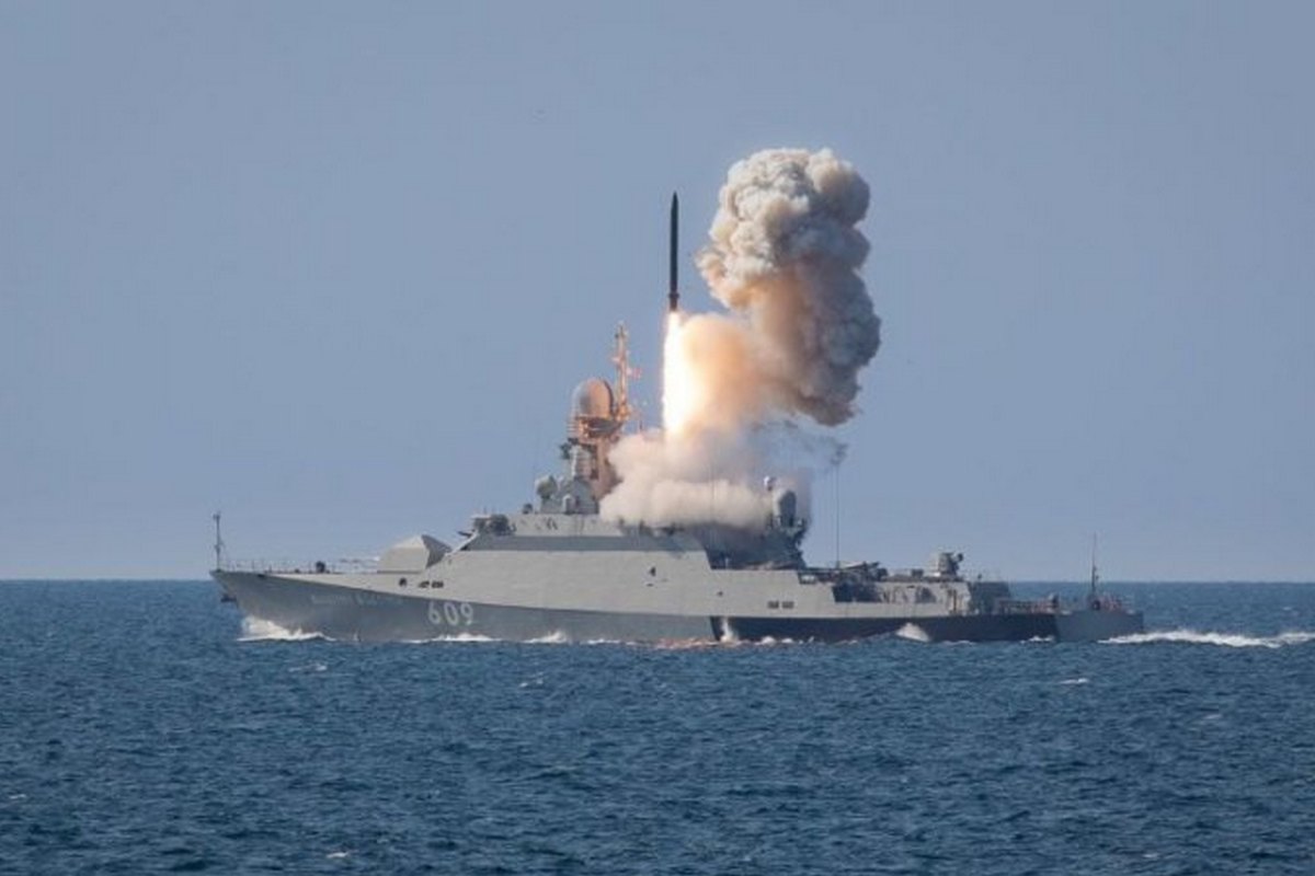 Росія вивела ракетоносії і «Калібр» у Чорне море – яка ситуація на ранок 15 червня