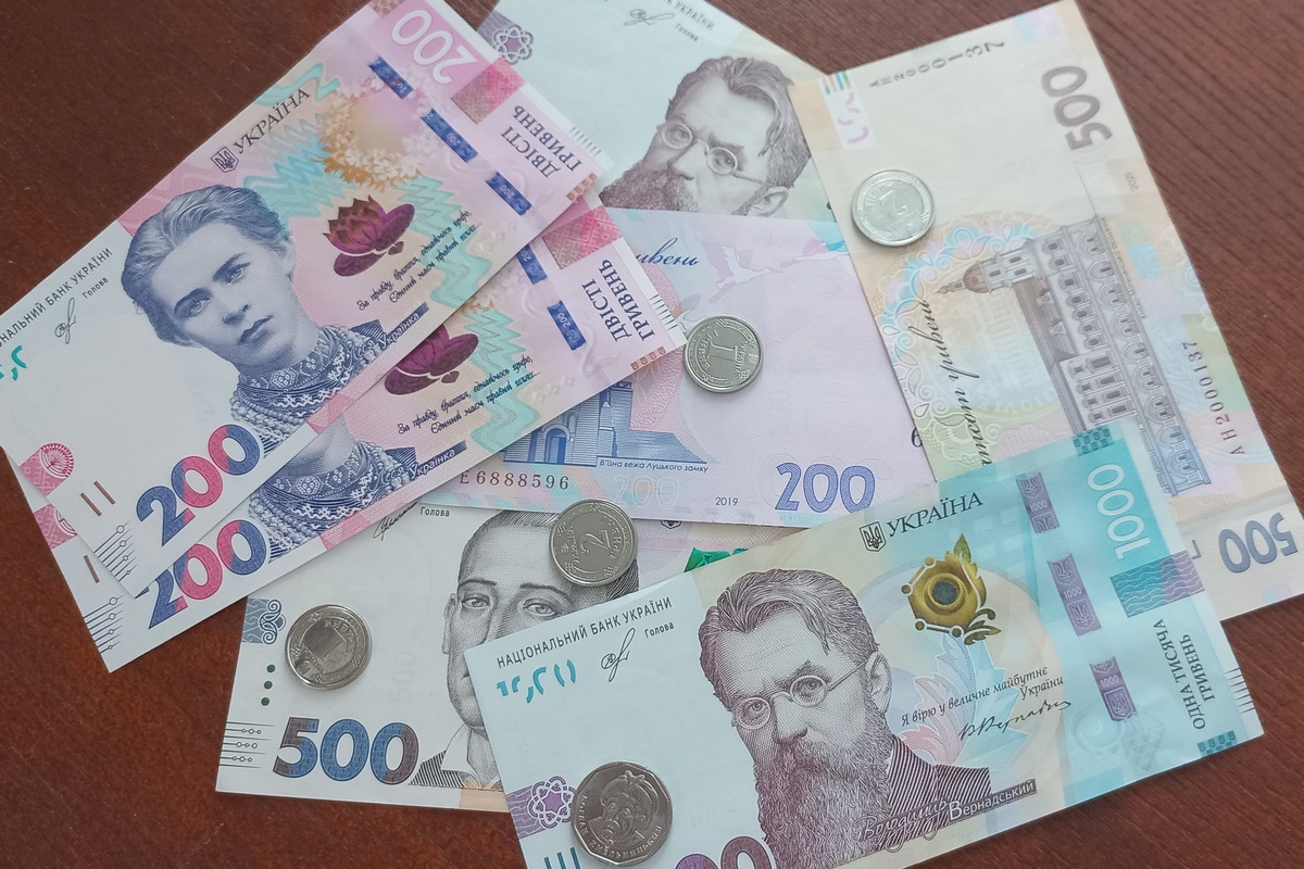 В Україні затримують виплати ВПО - чи перерахують гроші у червні