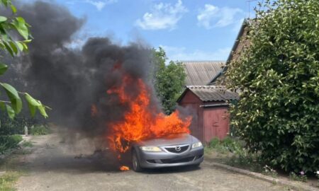 Нікополь у вогні: сьогодні ворог 13 разів обстріляв місто і район, є поранені, багато руйнувань