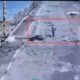 Жінка з окупованих Олешок вийшла на зруйнований Антонівський міст, аби потрапити на підконтрольну Україні територію (фото, відео)