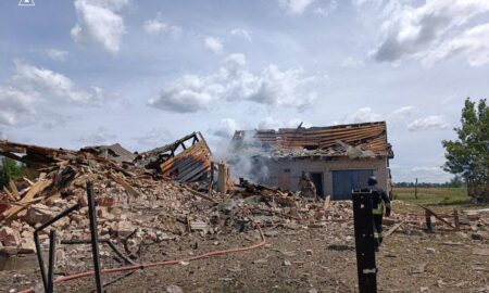 Окупанти розбомбили село на Запоріжжі: людей витягали з-під завалів, є загиблий