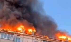 Мешканцям Бєлгородщини готують буржуйки та дрова, а їхні будинки палають (відео)