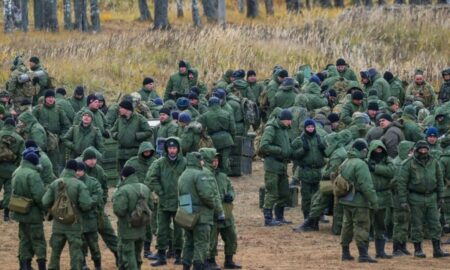 За «довгим рублем» на війну: виплати російським окупантам підвищили - скільки тепер отримують