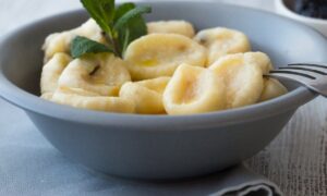 Ліниві вареники з картоплею – смачна та ситна страва